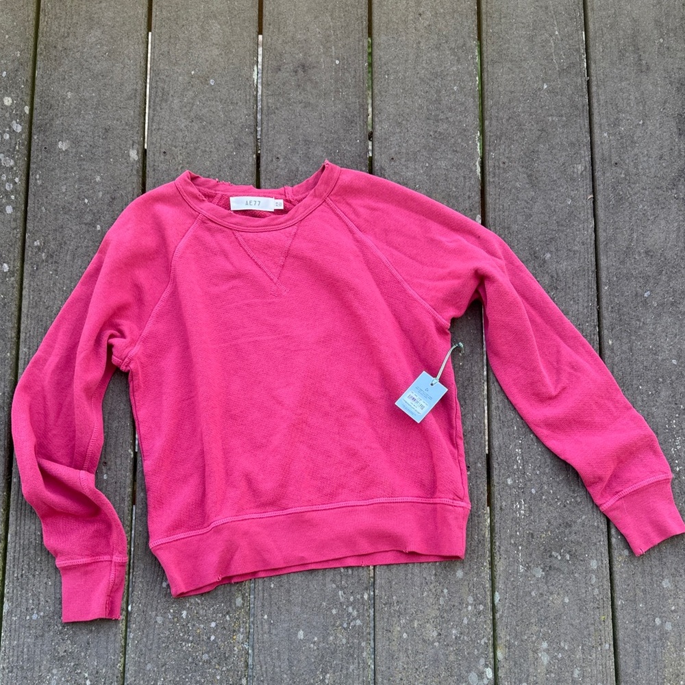 NWT AE77 American Eagle Sz XS Dark Pink Sweater